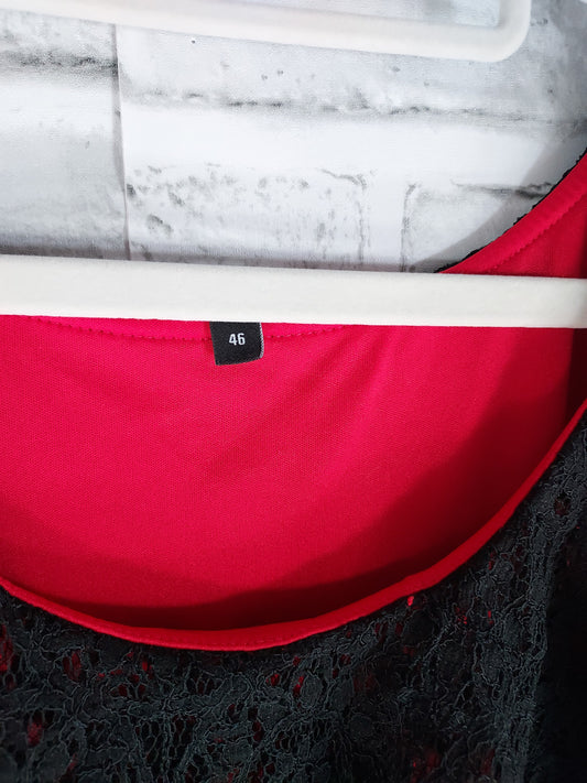 46 Robe rouge et noir dentelle