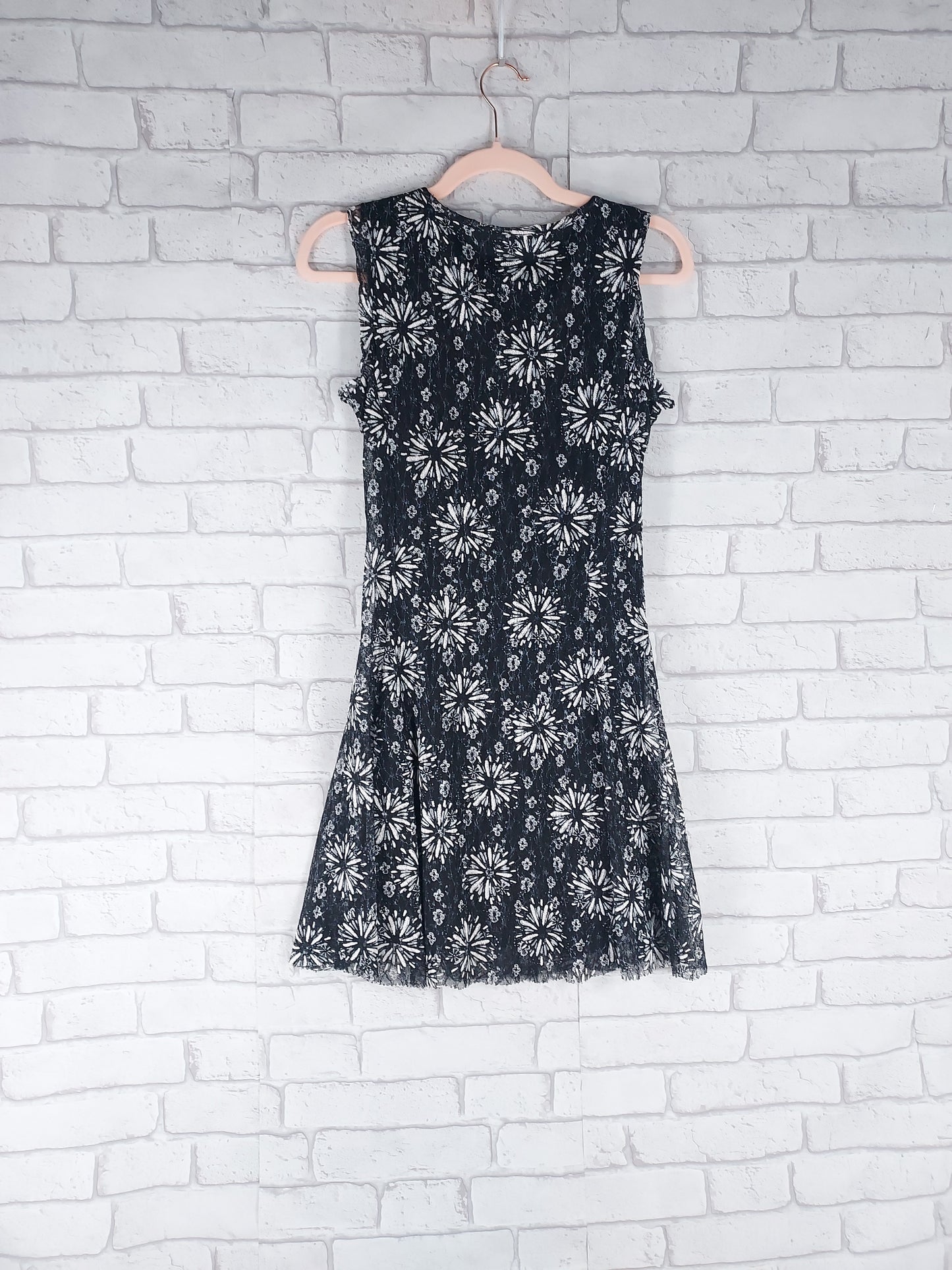 34 Robe d'été fleuri noire et Blanche