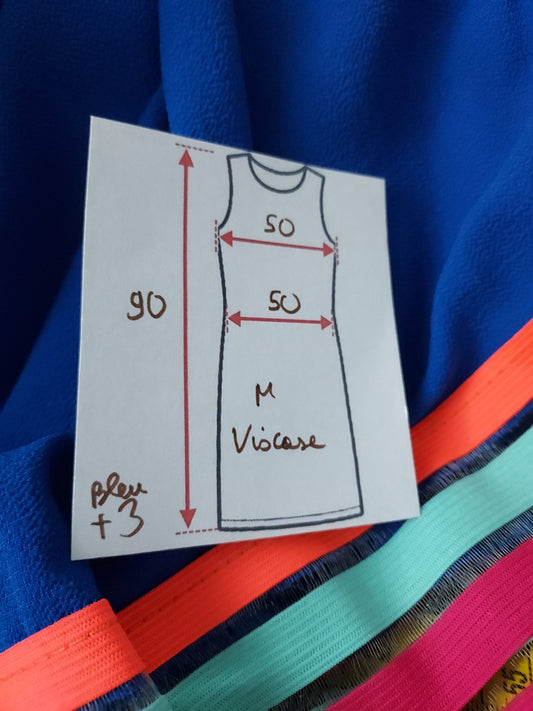 38 Robe bleu marine