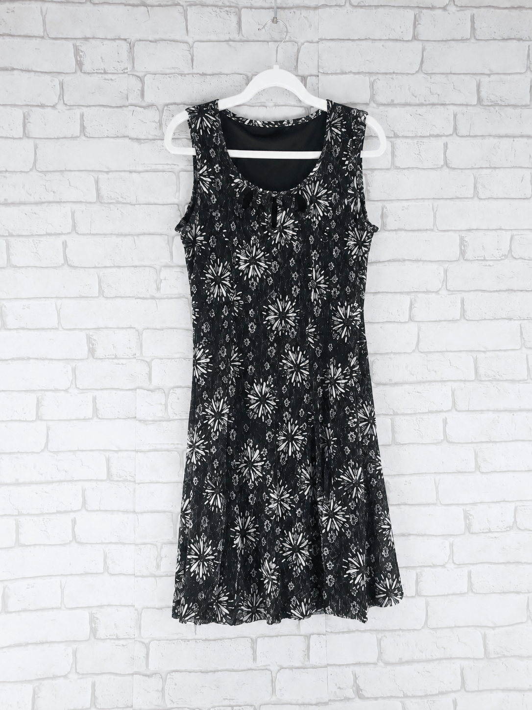 34 Robe d'été fleuri noire et Blanche