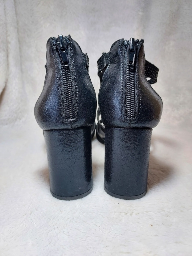 37 Sandales a talons carrés