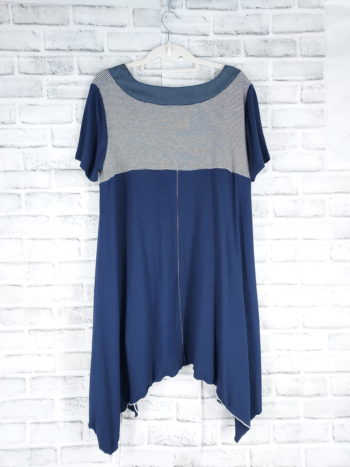 44 Robe Asymetrique légère