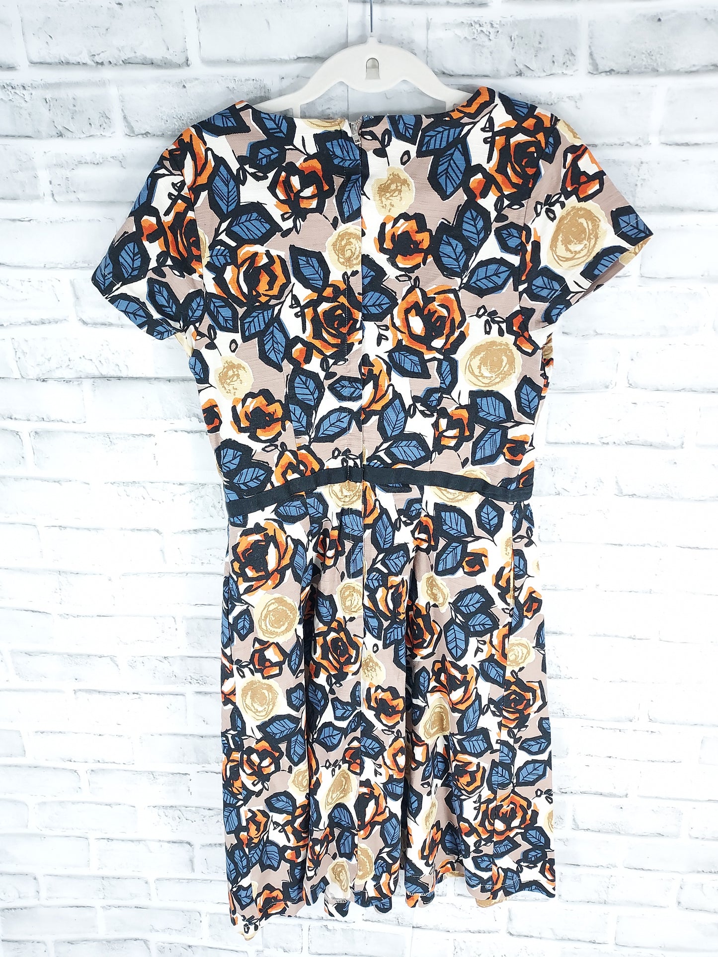 38 Louche Robe fleurie