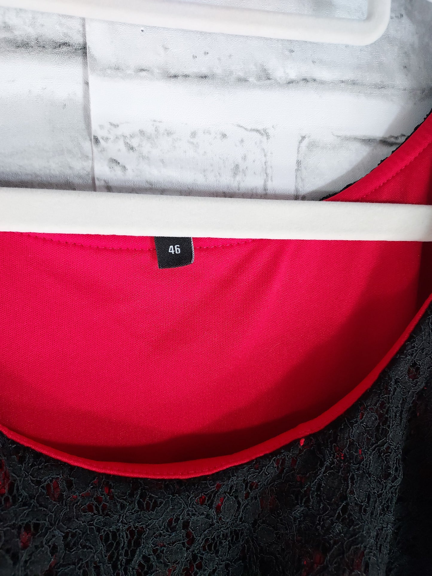 46 Robe rouge et noir dentelle