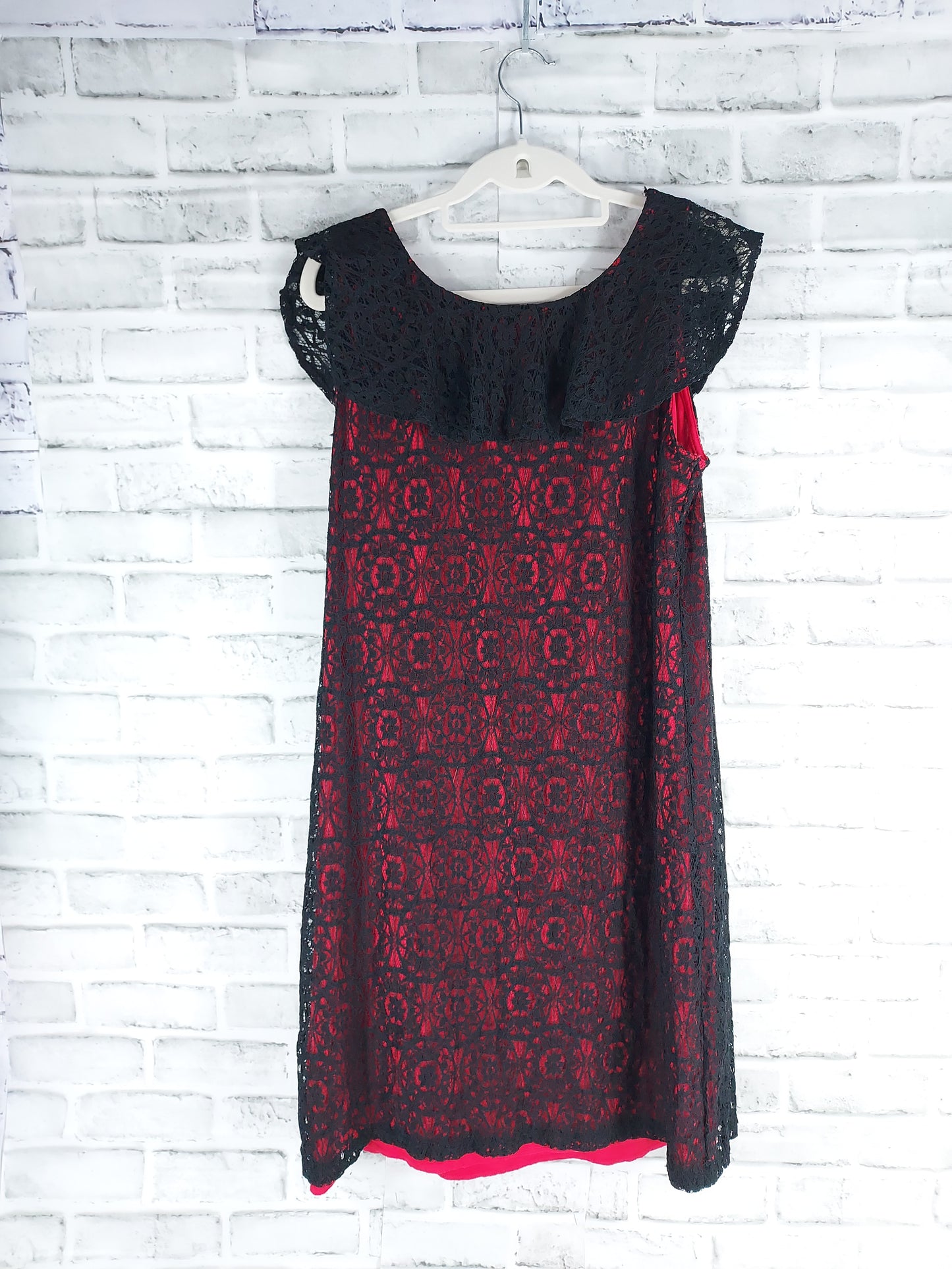46 Robe rouge et noir dentelle