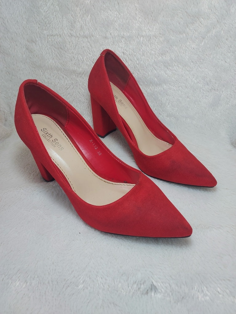38 Escarpins talons carrés