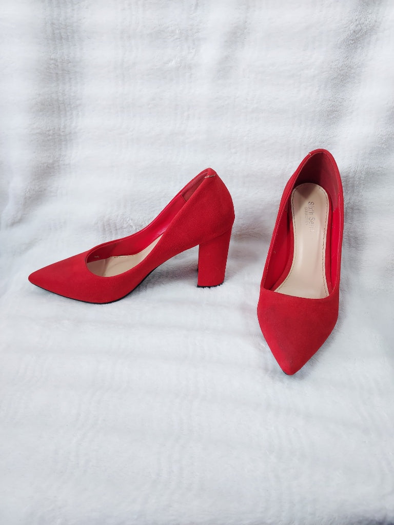 38 Escarpins talons carrés