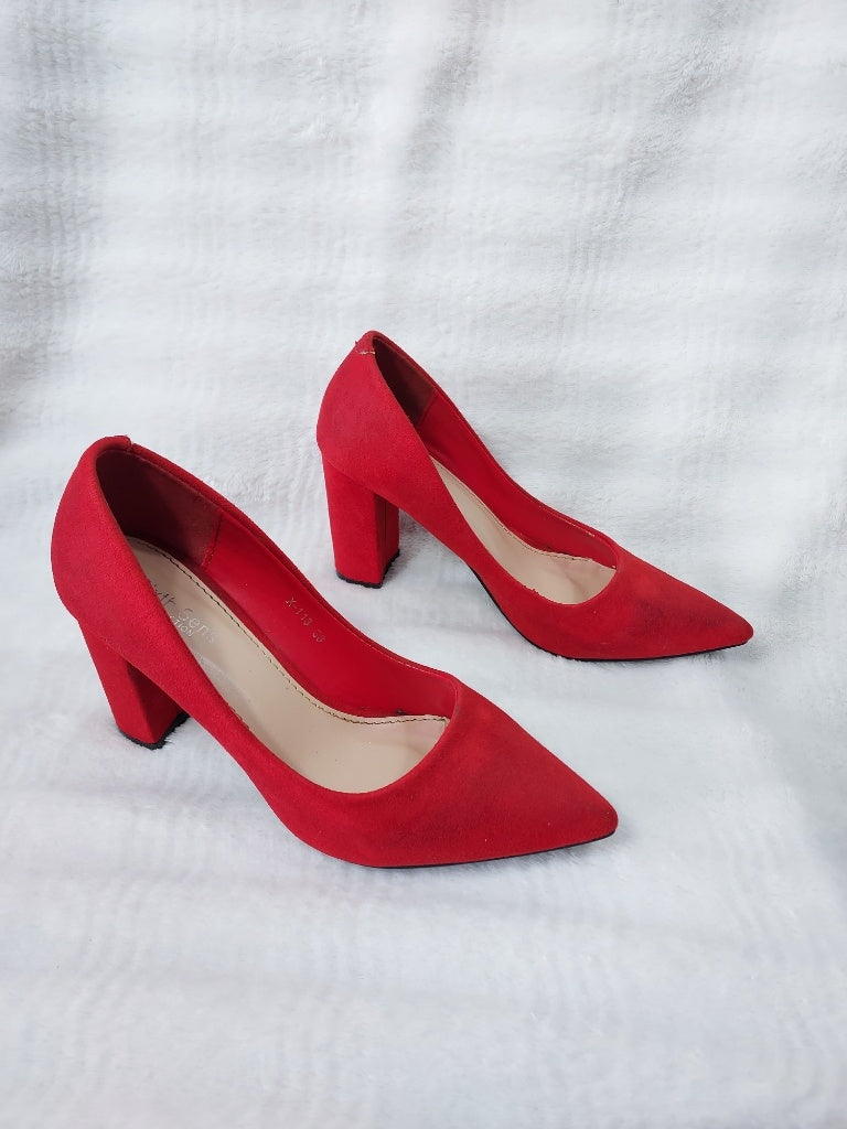 38 Escarpins talons carrés