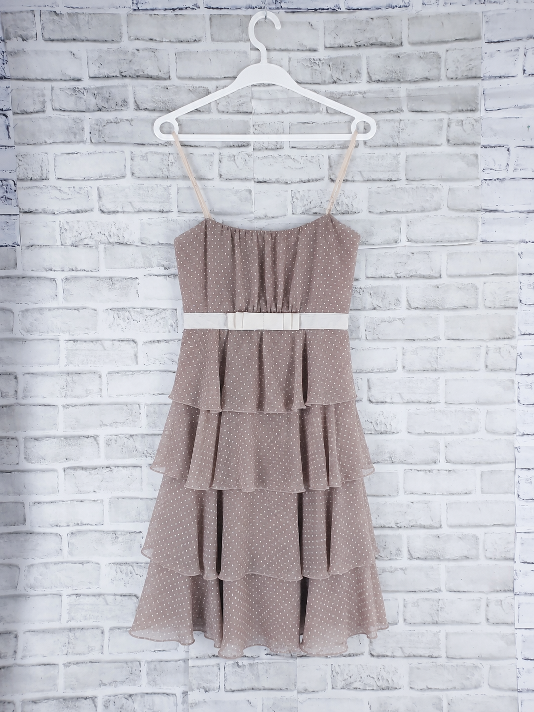 38 Robe a pois Beige et blanc