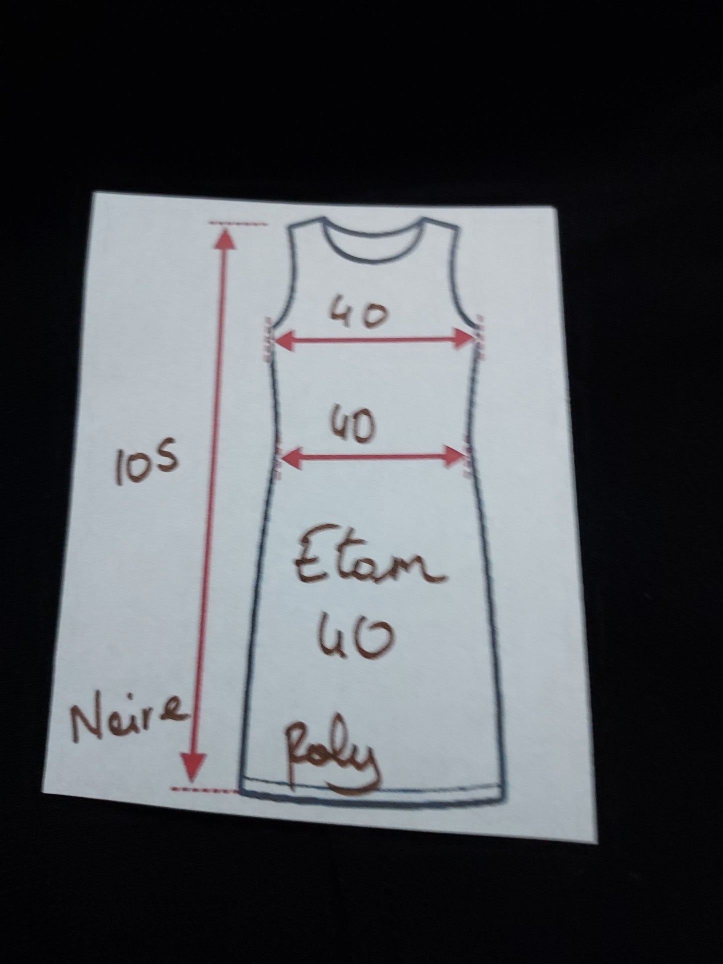 40 Etam Petite robe noire