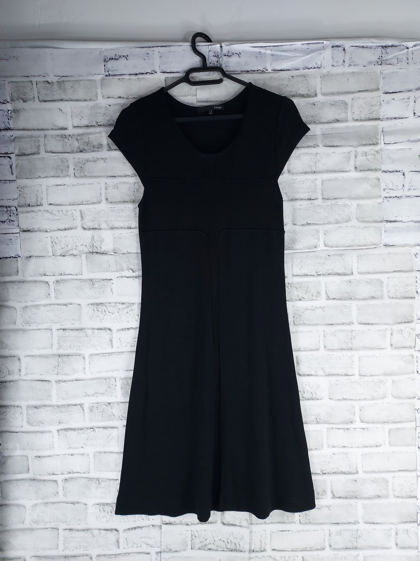 40 Etam Petite robe noire
