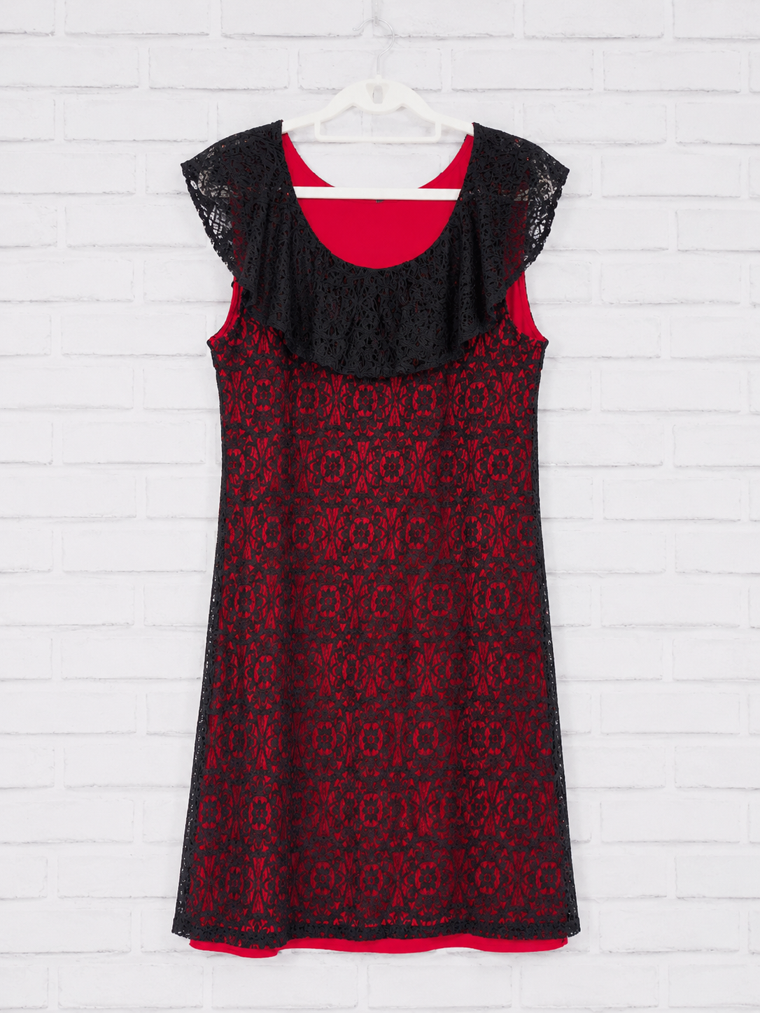 46 Robe rouge et noir dentelle