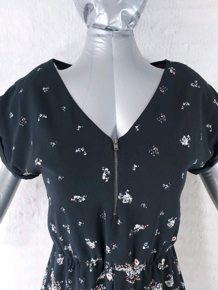 Robe T36 S fleurie à manches volantées