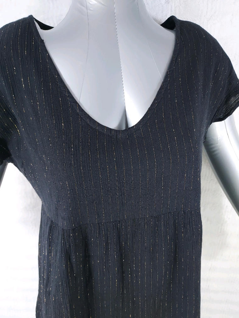 Robe T38 M  à fines rayures brillantes
