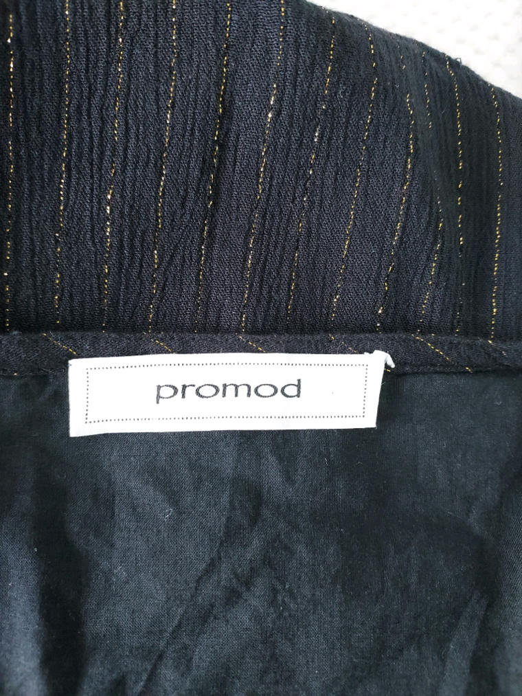 Robe T38 M  à fines rayures brillantes