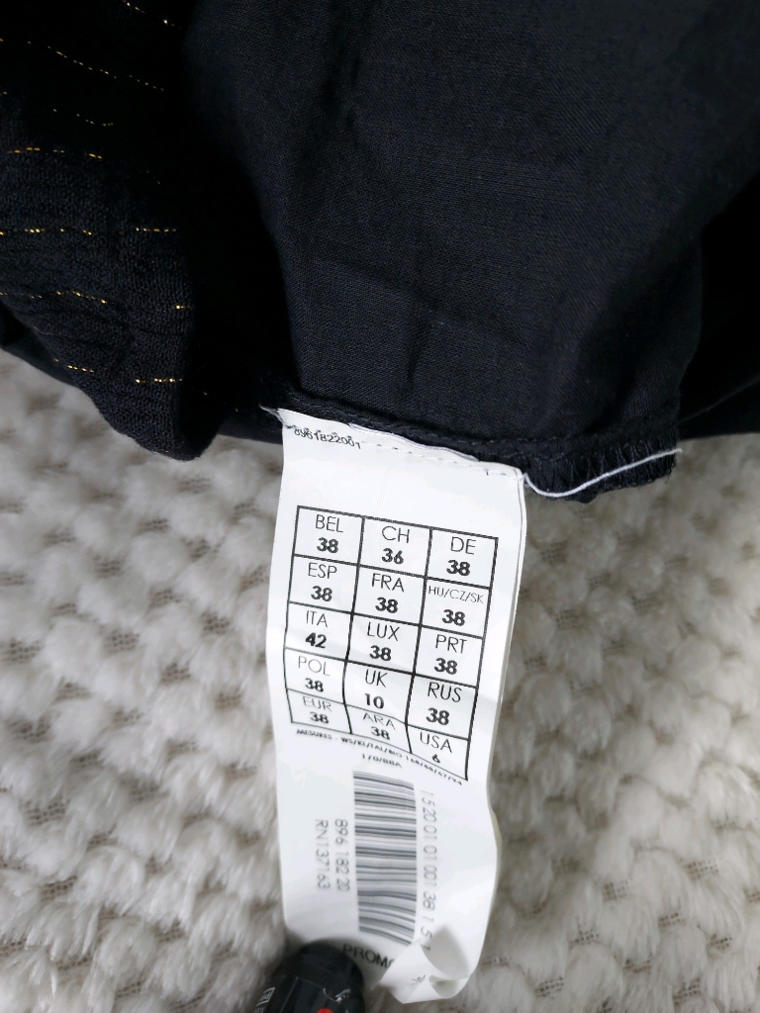 Robe T38 M  à fines rayures brillantes